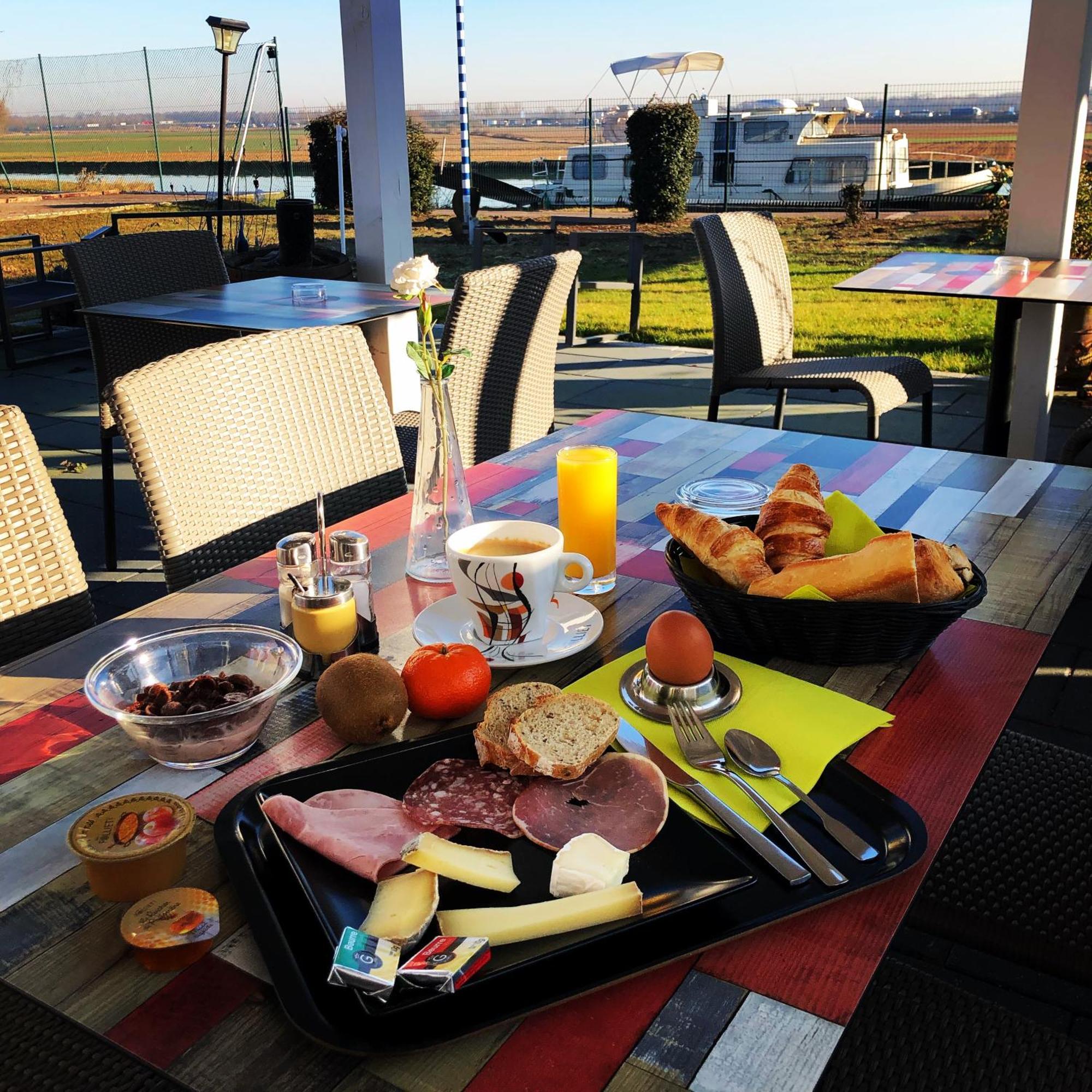 Hotel Restaurant Argos, Strasbourg Nord Vendenheim Eksteriør billede